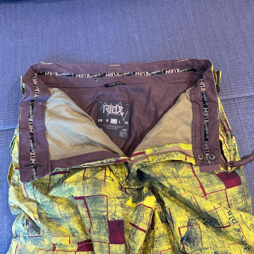 スノーボードウェア　上下セット【グローブ付】