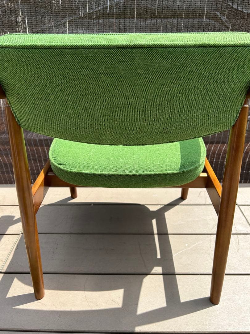 ② 良品 カリモク60 Dチェア タープグリーン 椅子　肘掛け