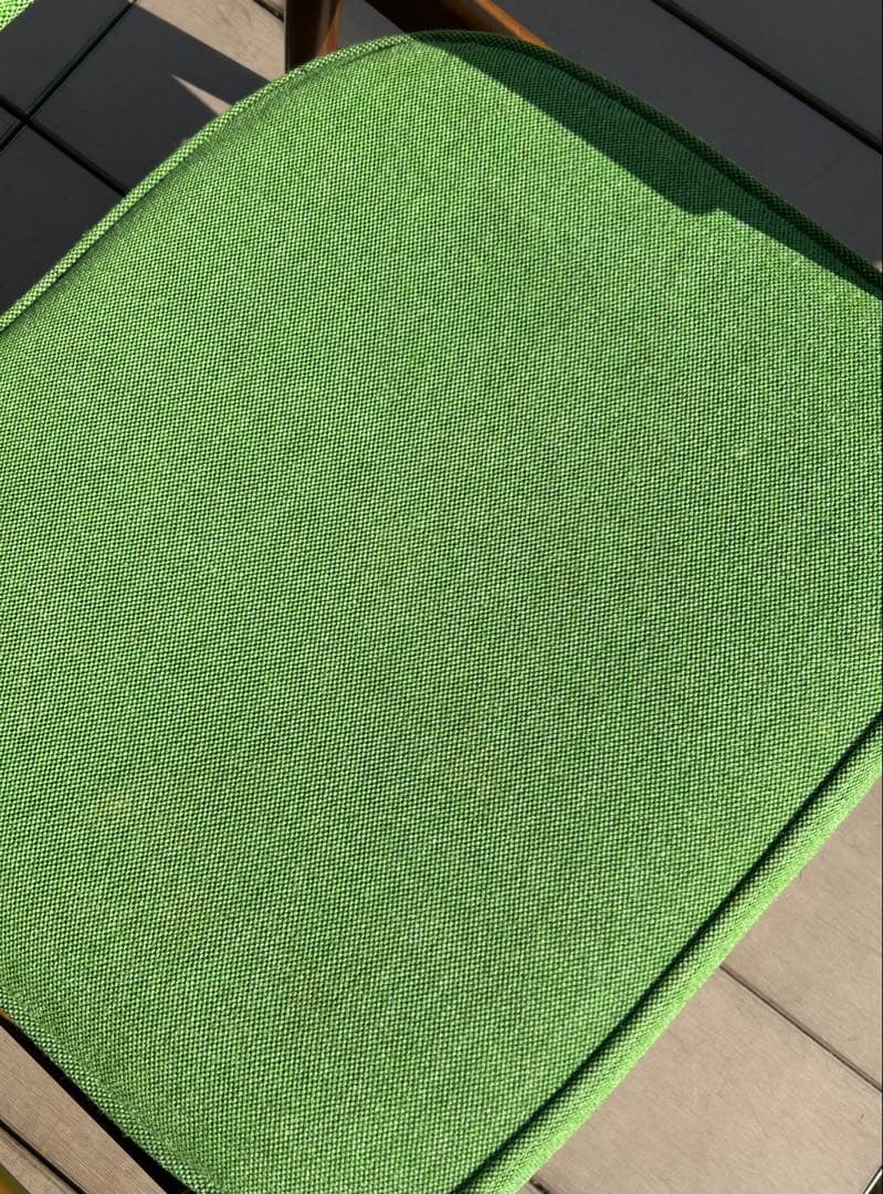 ② 良品 カリモク60 Dチェア タープグリーン 椅子　肘掛け