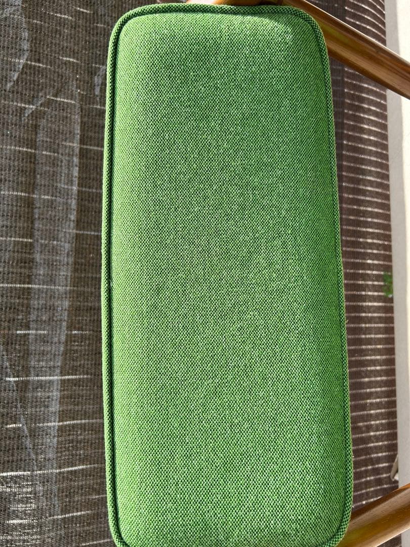 ② 良品 カリモク60 Dチェア タープグリーン 椅子　肘掛け