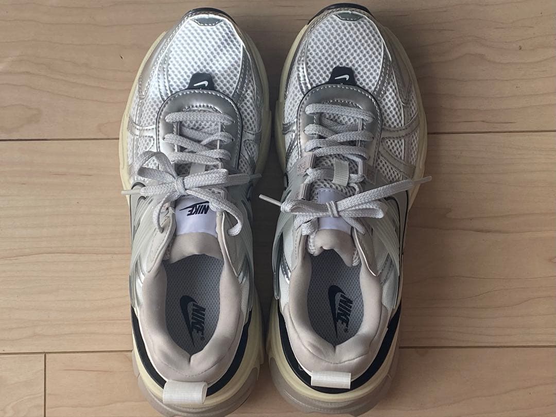 めんこ W NIKE V2K RUN 24cm 箱付き