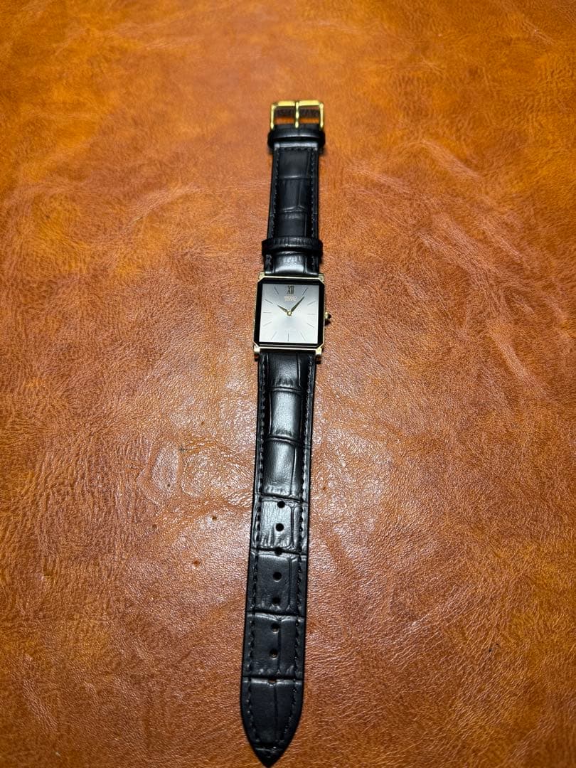 A134 希少 稼動品 SEIKO DOLCE レクタンギュラー80年代