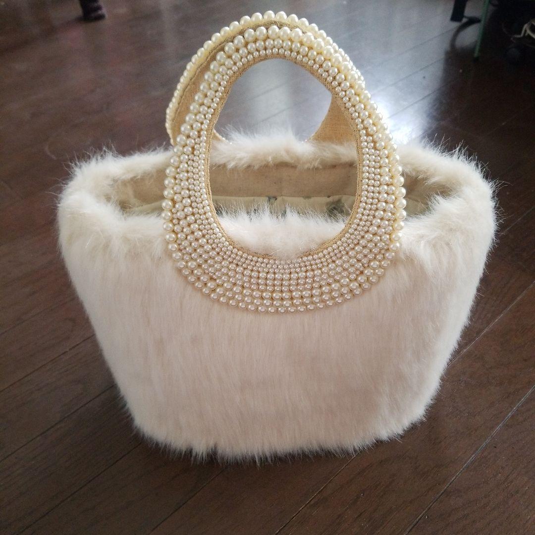 Anatelier♥アナトリエ　ファーバッグ　パールバッグ　大きめ　巾着付き