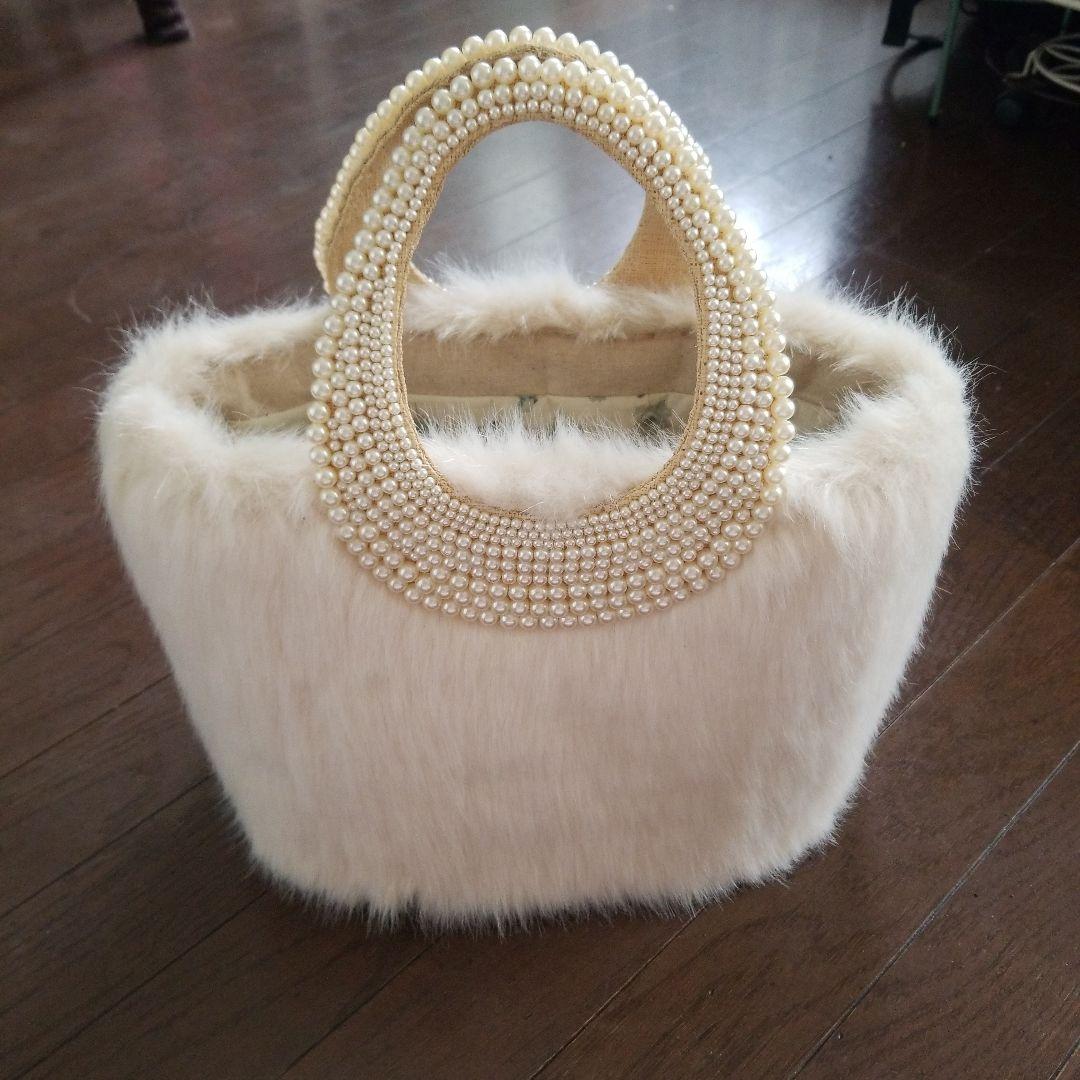 Anatelier♥アナトリエ　ファーバッグ　パールバッグ　大きめ　巾着付き