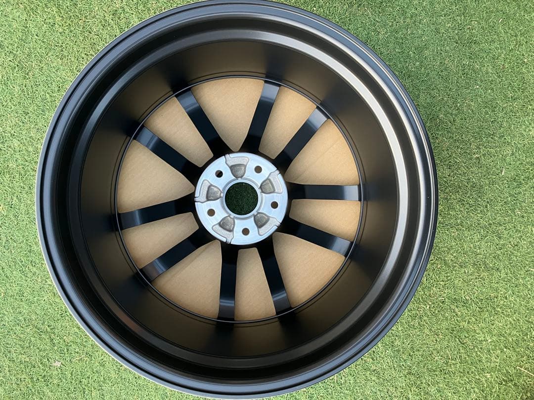 日産新型Z34 フロントホイール 19インチ　新品１本