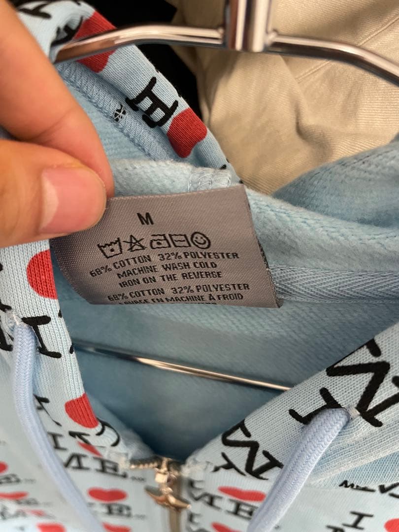 ASHLEY WILLIAMS I LOVE ME パーカー