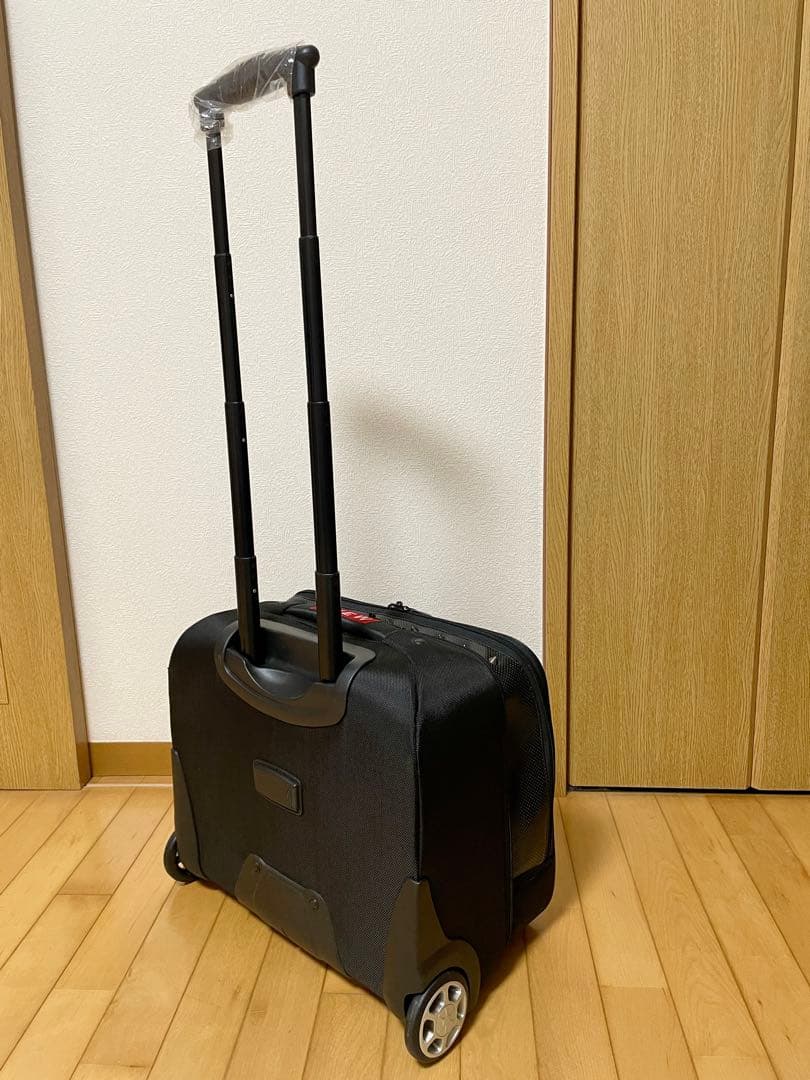 【未使用品】ANEW キャリーバッグ　黒