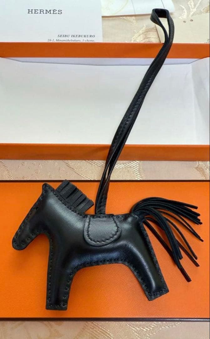⭐️未使用近い⭐️HERMES ロデオチャーム PM ソーブラック