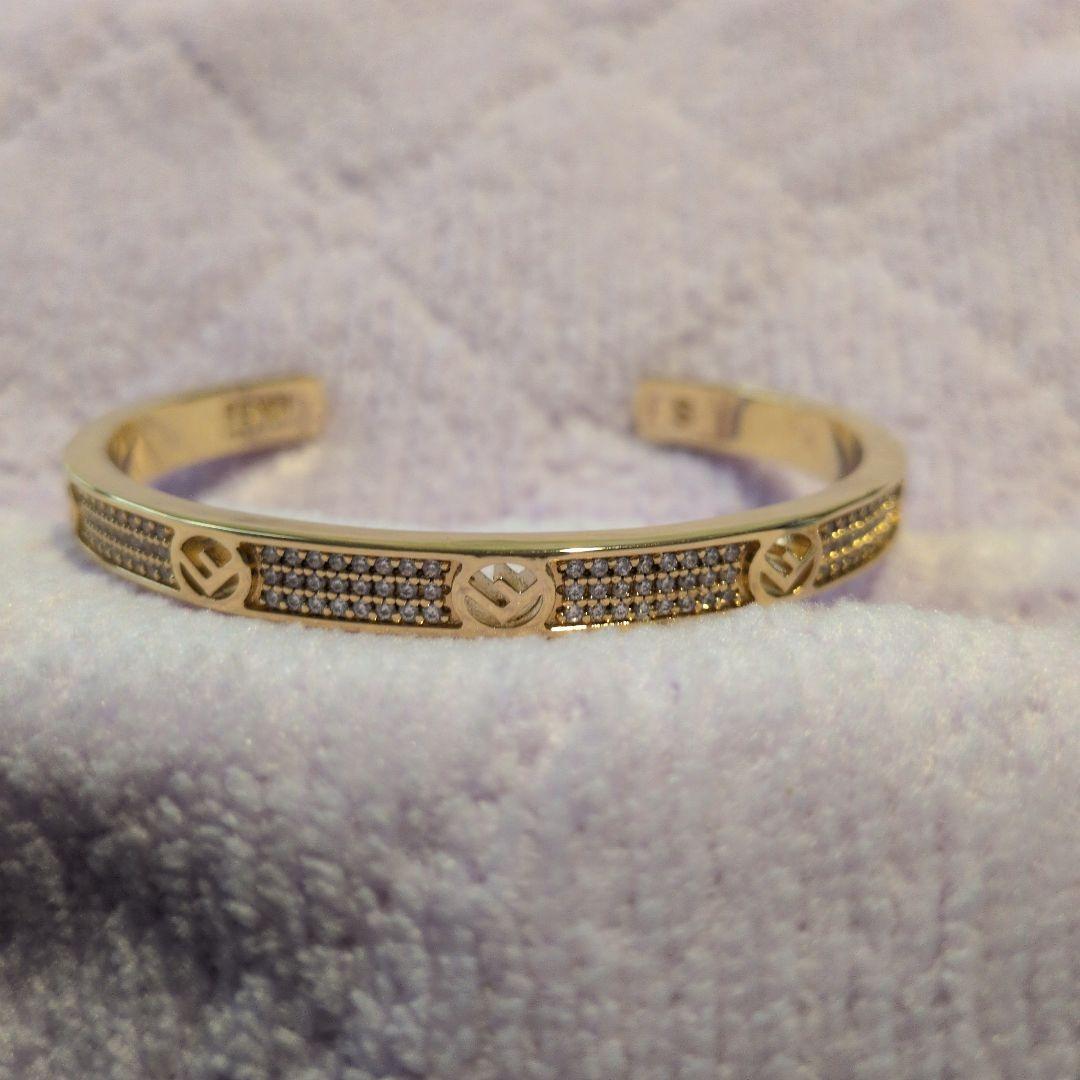 FENDI ゴールド バングル　Sサイズ