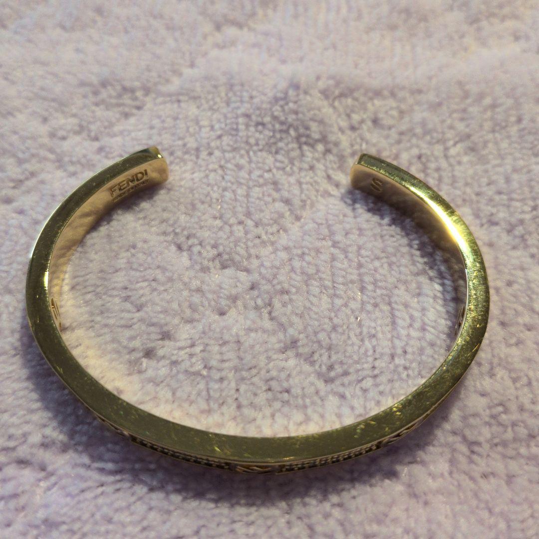 FENDI ゴールド バングル　Sサイズ