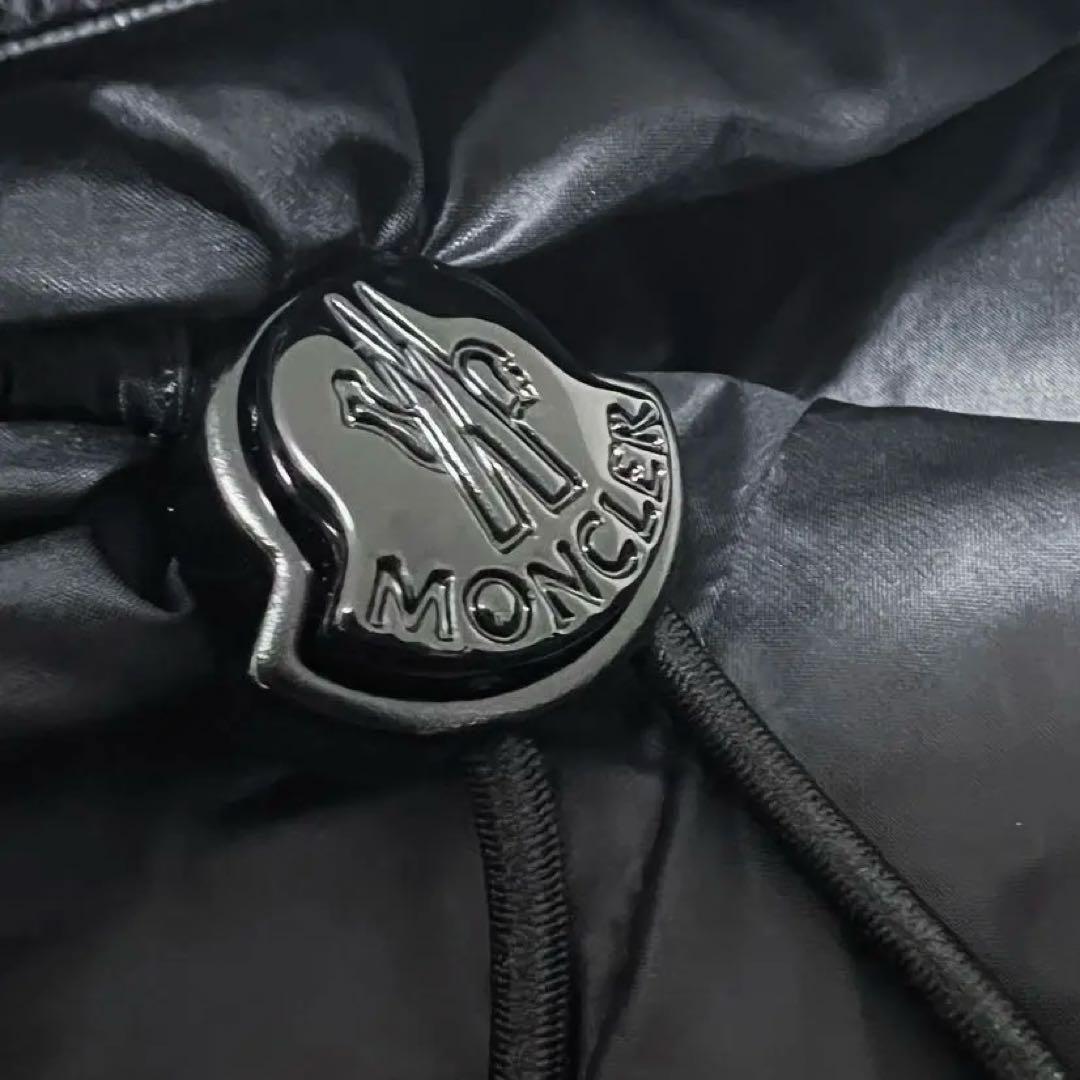 Moncler モンクレール　ポンチョ　ケープコート　ブラック　フード付き