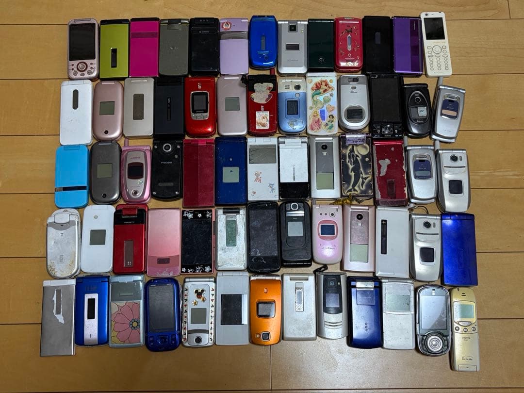 携帯電話　ガラケー　全65台　動作未確認品 修理部品取り専用