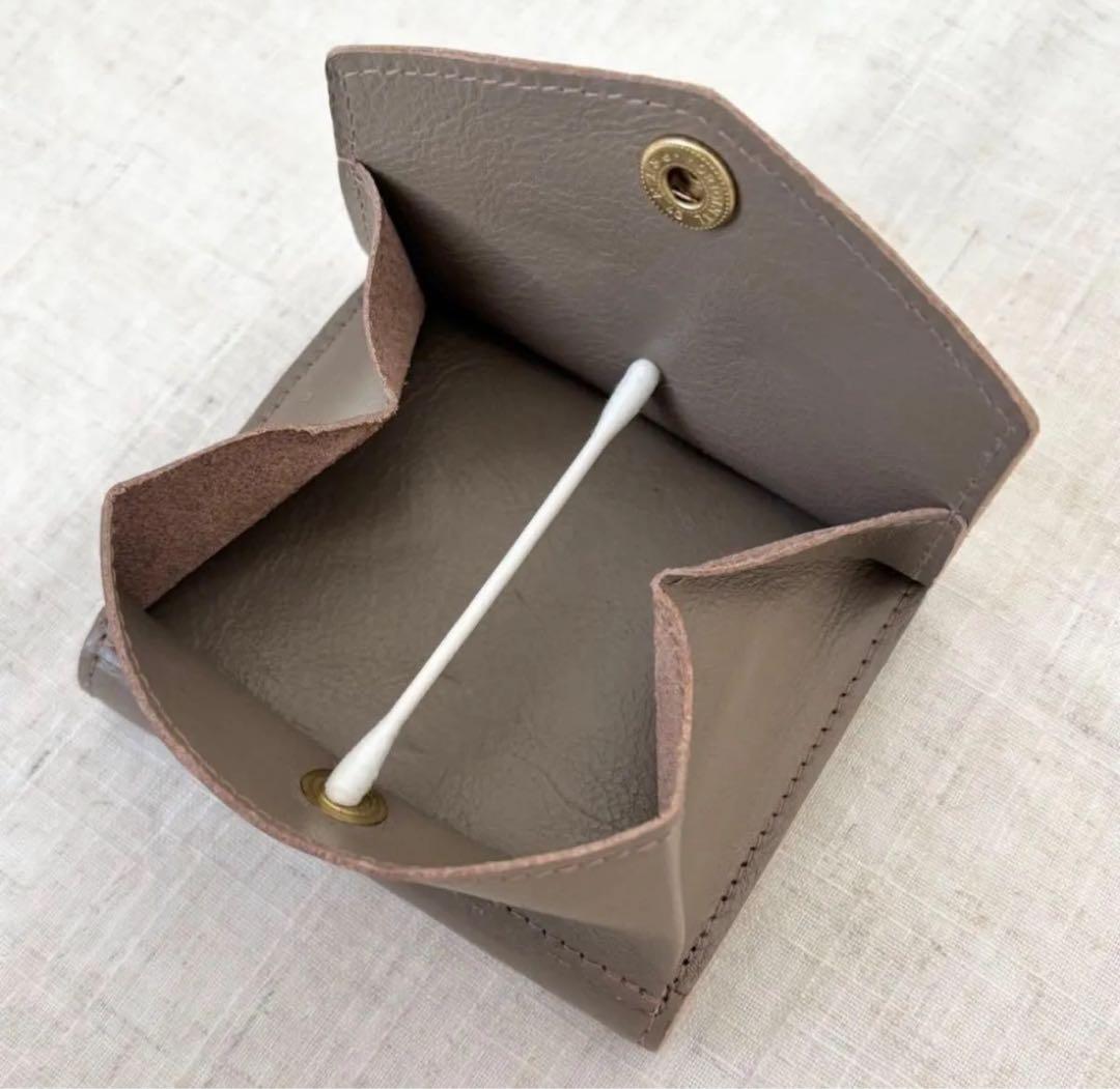 美品イルビゾンテ ボックスフラップスクエアウォレット 折り財布　グレー