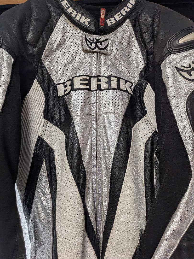 BERIK ベリック　レーシングスーツ　革ツナギ　レザースーツ