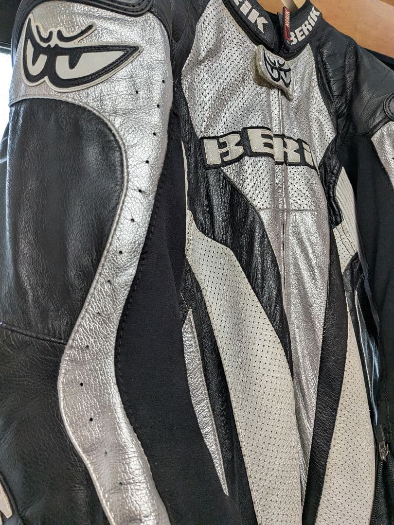 BERIK ベリック　レーシングスーツ　革ツナギ　レザースーツ
