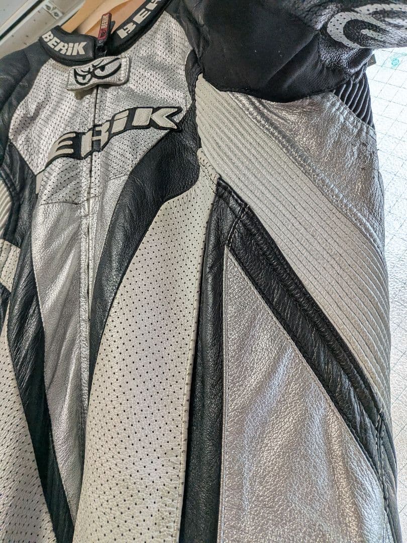 BERIK ベリック　レーシングスーツ　革ツナギ　レザースーツ