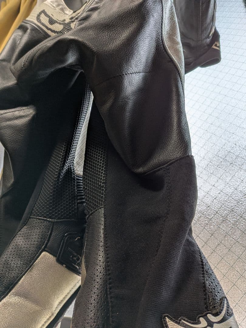 BERIK ベリック　レーシングスーツ　革ツナギ　レザースーツ