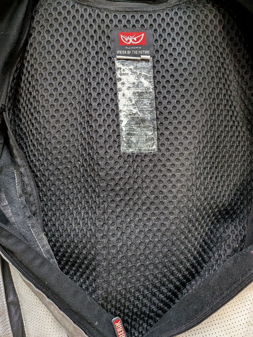 BERIK ベリック　レーシングスーツ　革ツナギ　レザースーツ