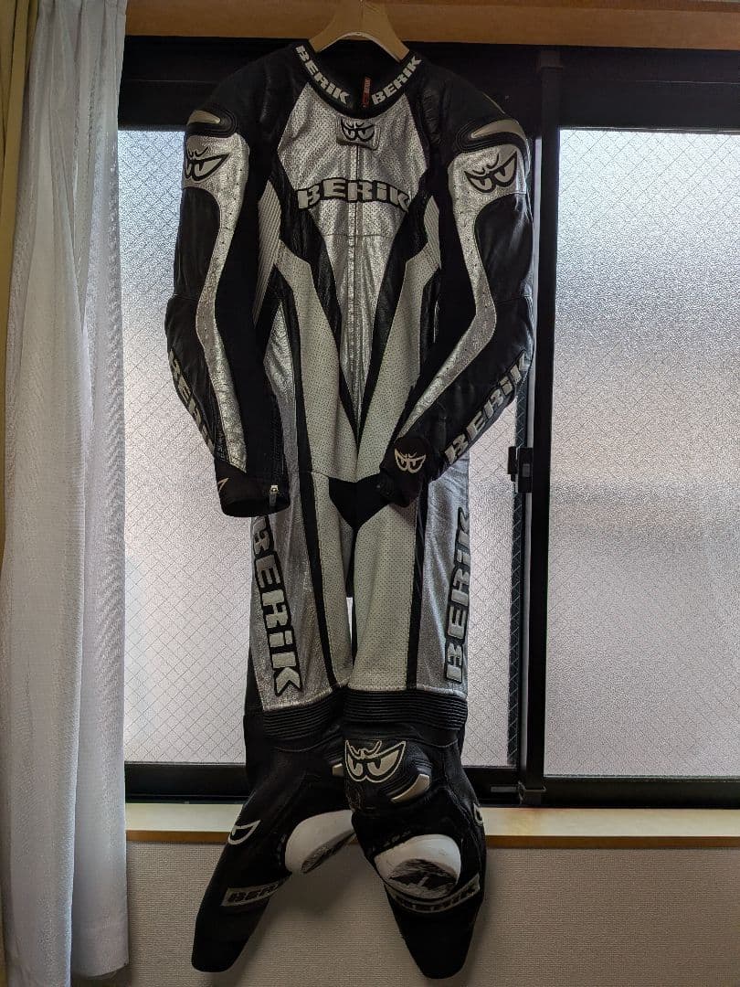 BERIK ベリック　レーシングスーツ　革ツナギ　レザースーツ