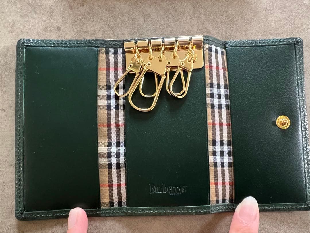 【Burberry 】グリーン レザー キーケース　新品未使用