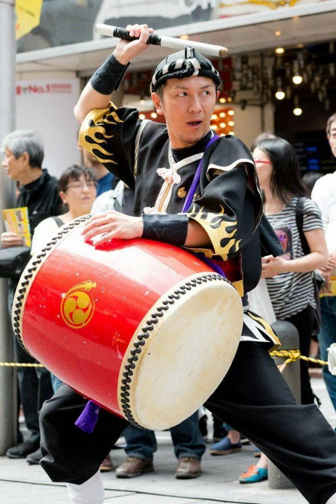 (送料無料)28.000円　N沖縄大太鼓39cm 撥付き　約5.5kg