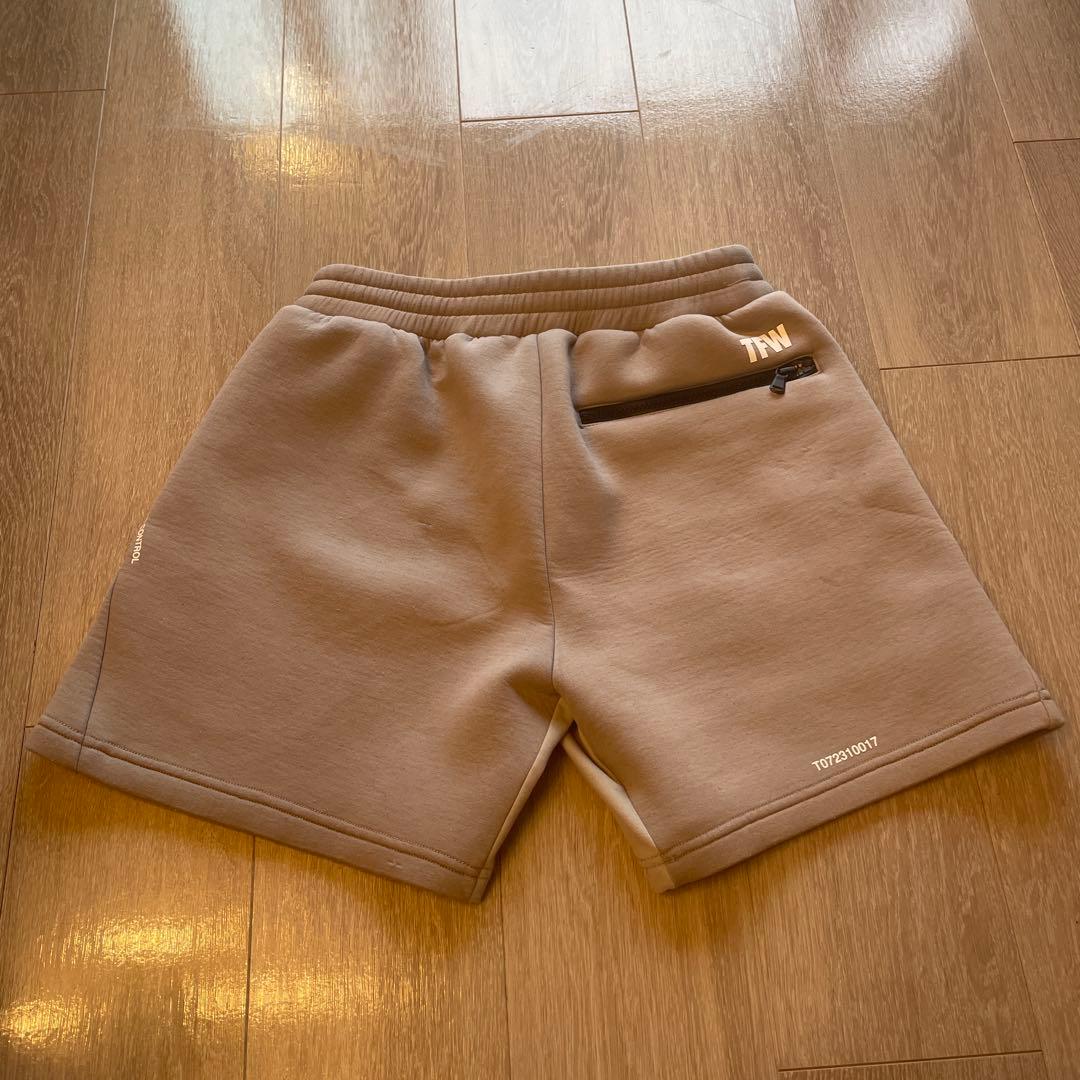 TFW グレー ショートパンツ