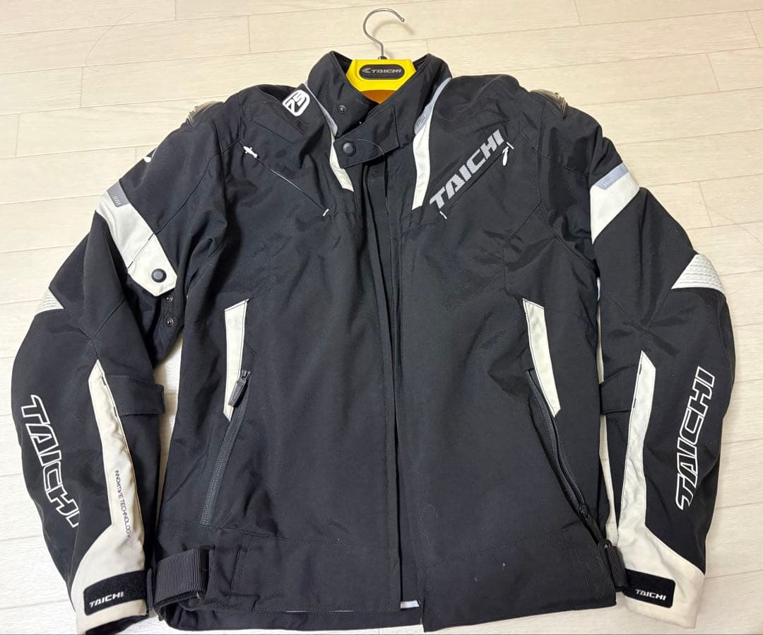 RSタイチのRSJ718 アームド オールシーズンジャケットです