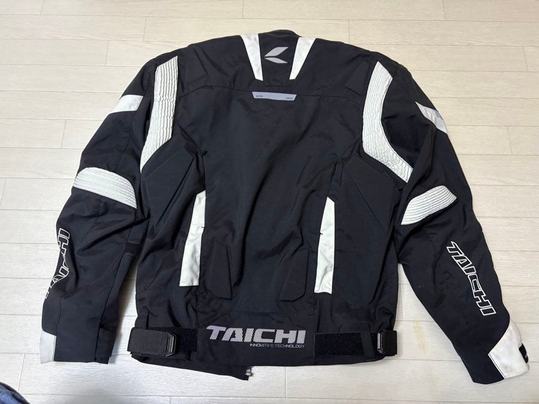 RSタイチのRSJ718 アームド オールシーズンジャケットです