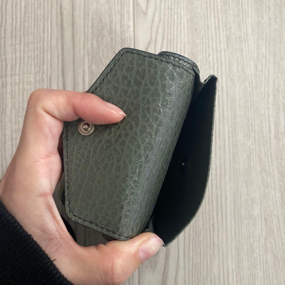 メゾンマルジェラ三つ折り財布