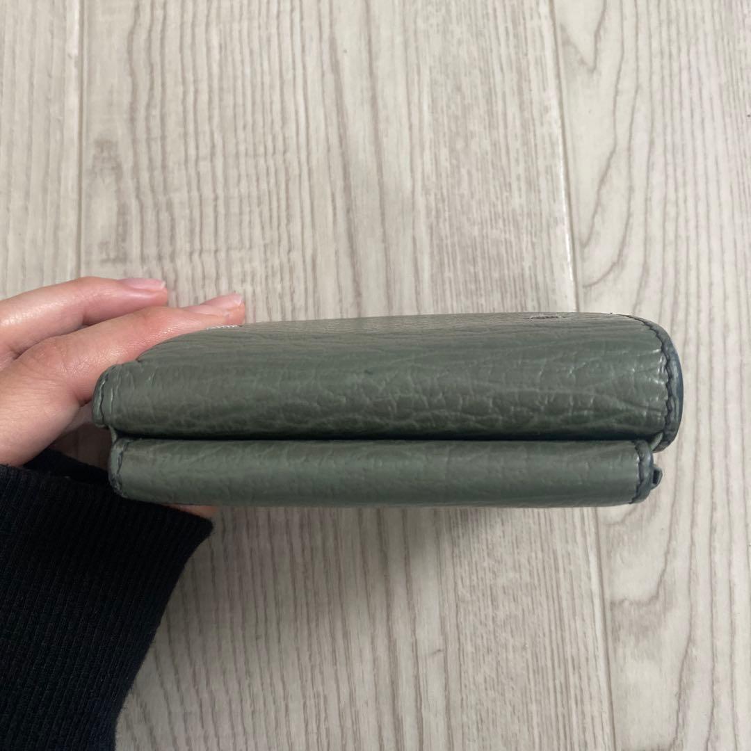 メゾンマルジェラ三つ折り財布