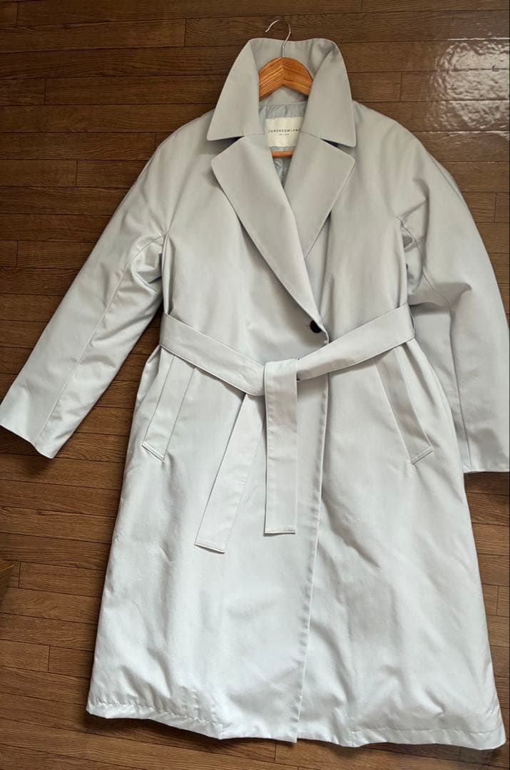 TOMORROWLAND ライトグレー トレンチコート