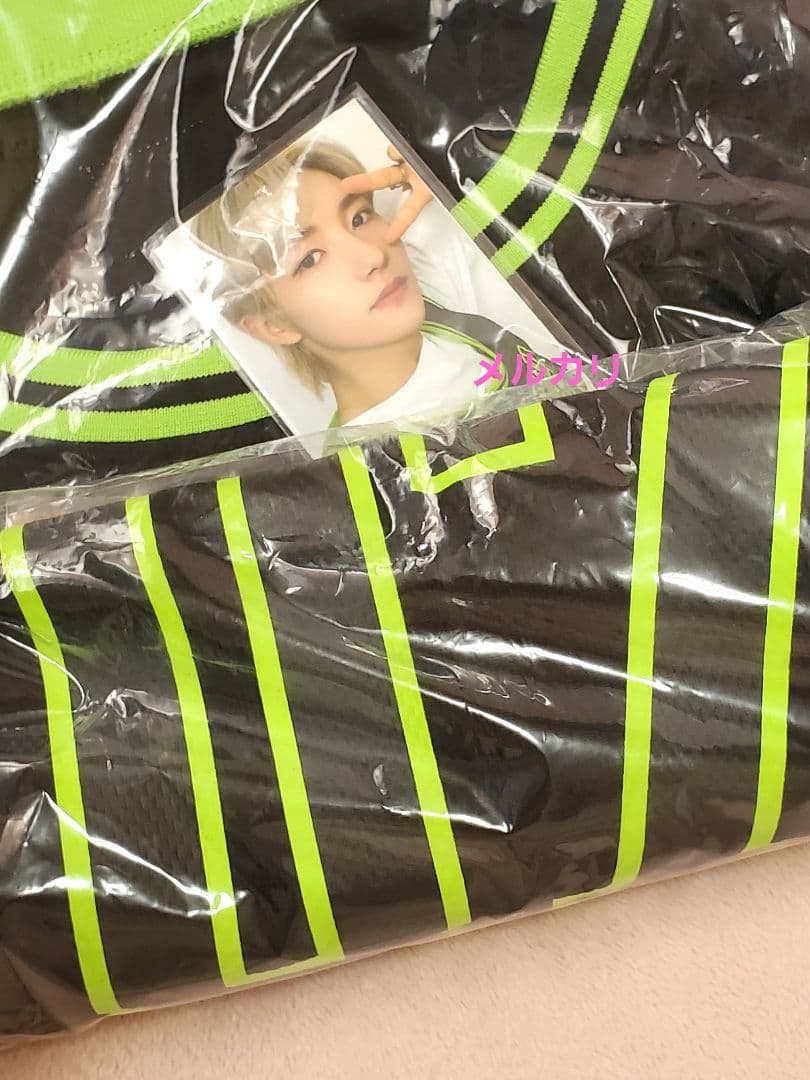 nct ユニフォーム ロンジュン 新品未開封 ラキドロ トレカ付