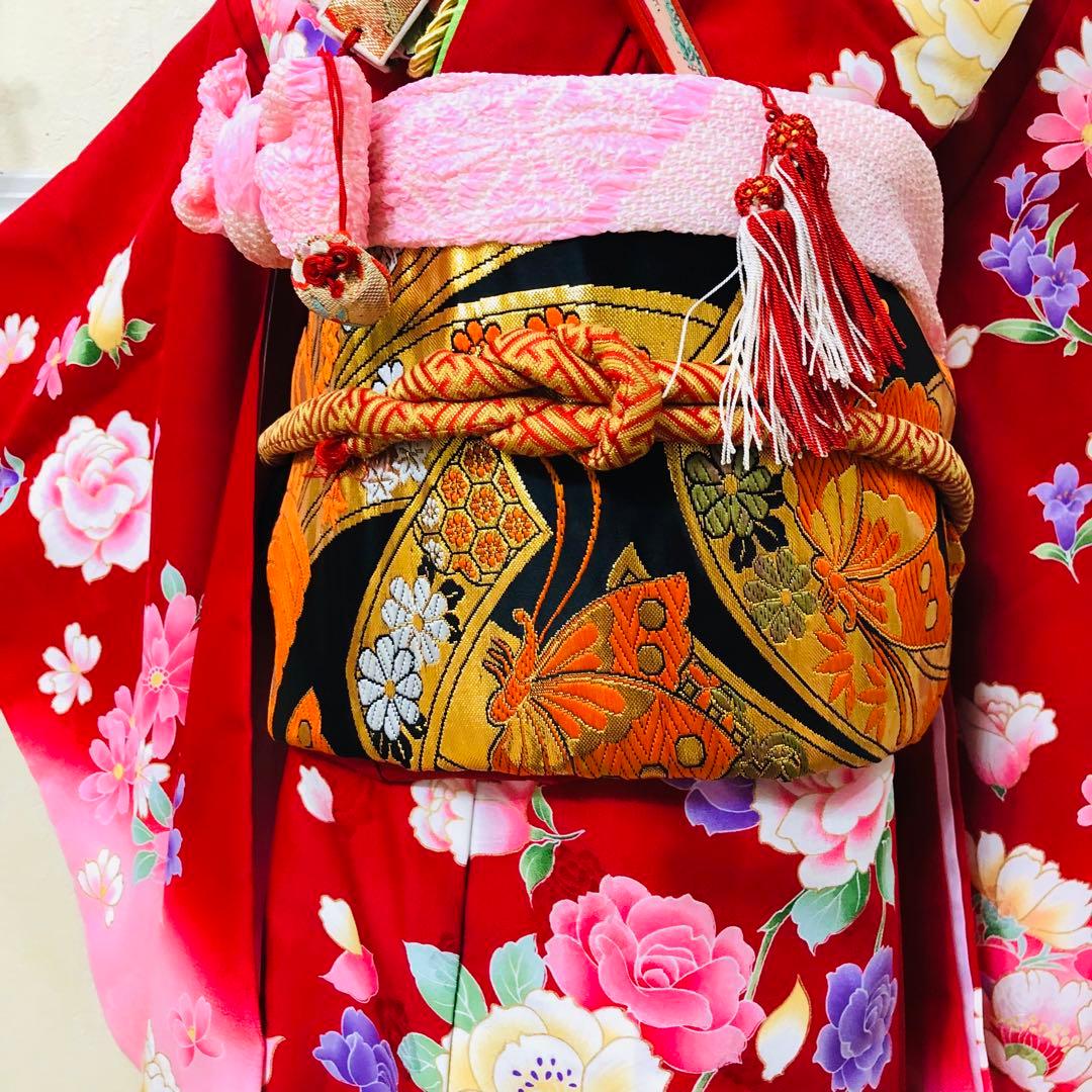 七五三七歳未使用着物‼️人気赤地暈し⭐︎薔薇金糸刺繍煌びやか際立つ⭐︎安心フルセット