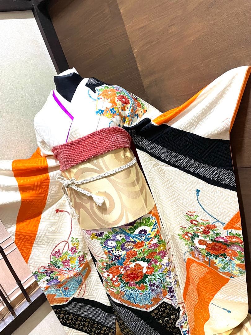 振袖 フルセット6点サイズＬ豪華振袖　駒刺繍　文箱花文　金彩　正絹