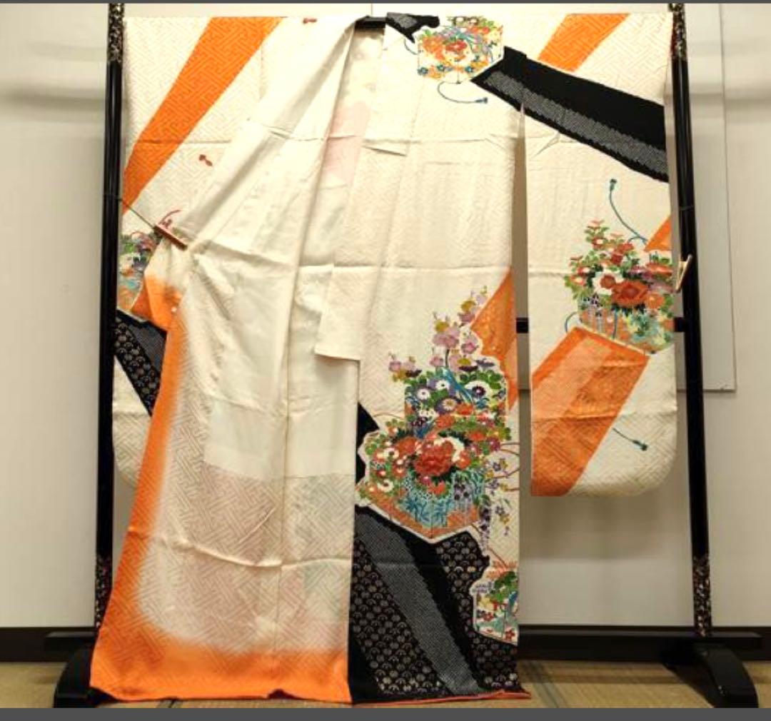 振袖 フルセット6点サイズＬ豪華振袖　駒刺繍　文箱花文　金彩　正絹