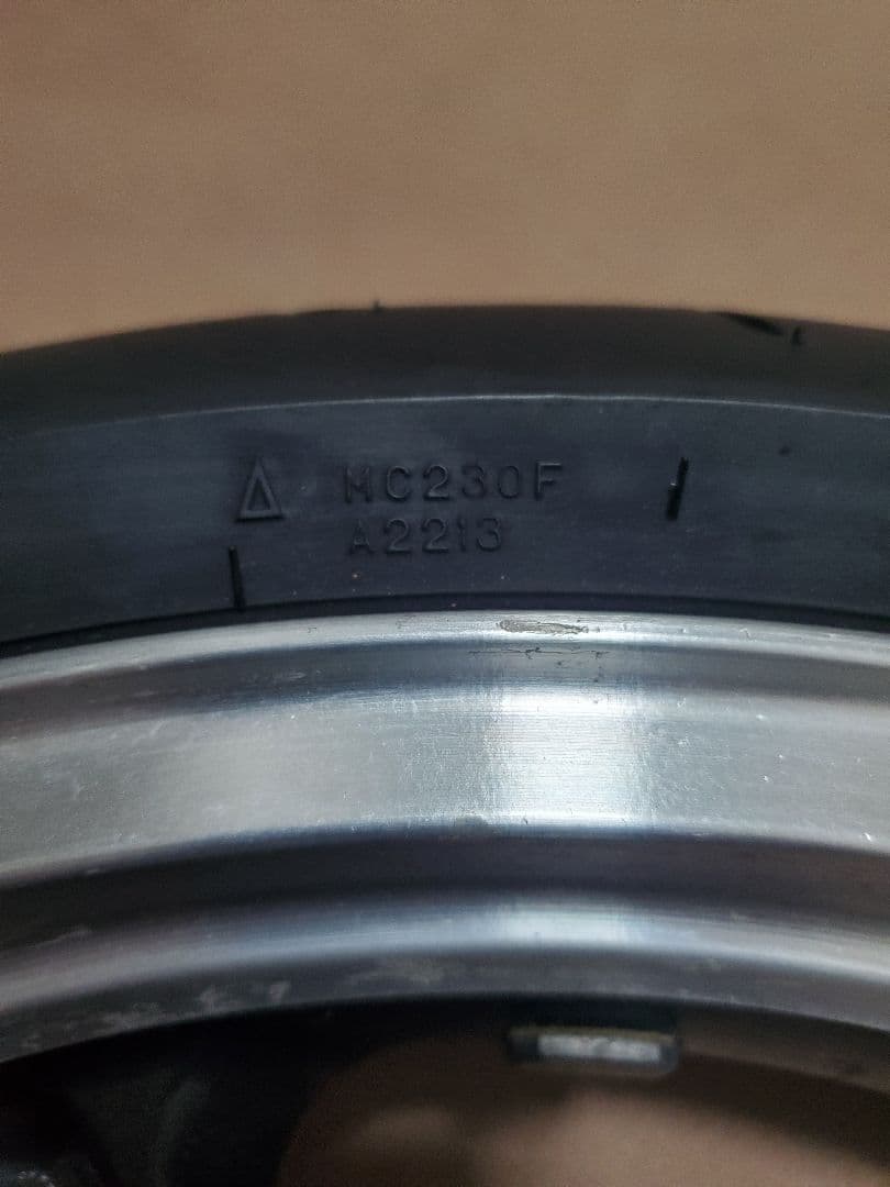 ZZR1100D フロントホイール