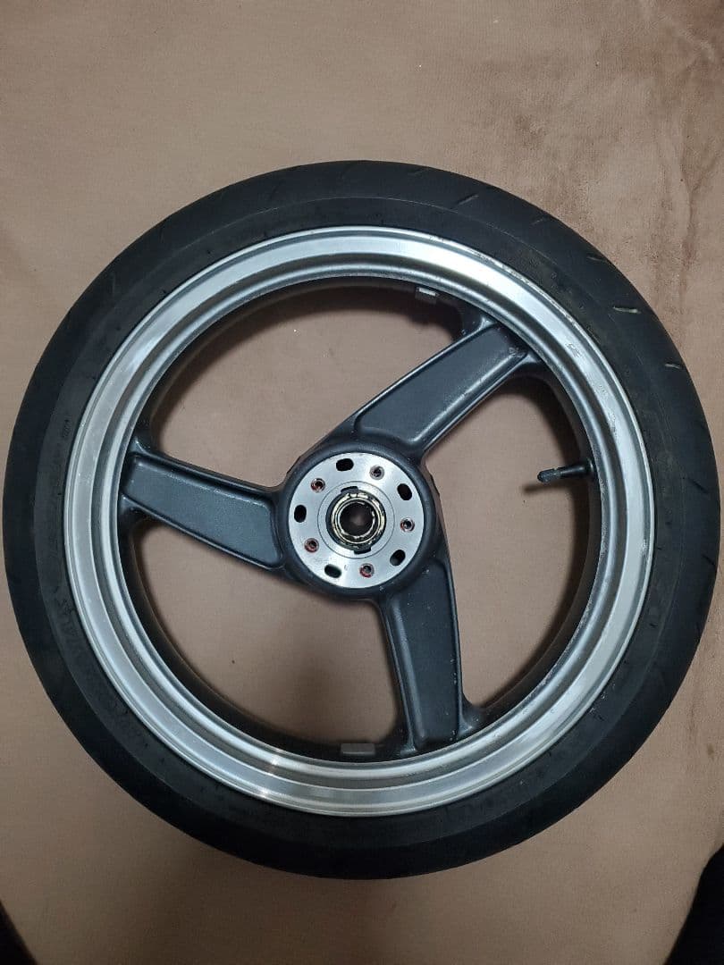 ZZR1100D フロントホイール