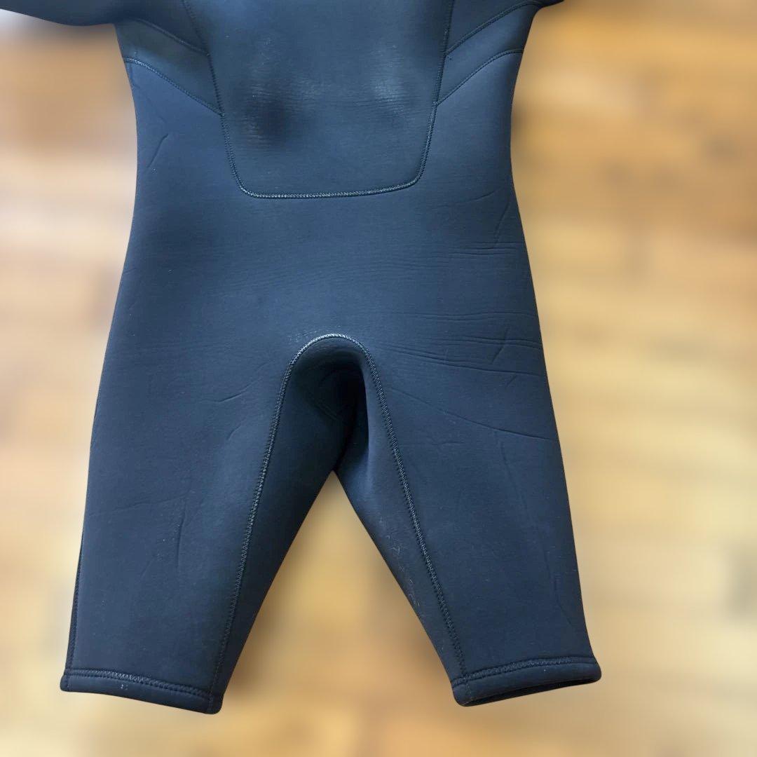 BEWET ブラック 半袖膝下ウェットスーツ