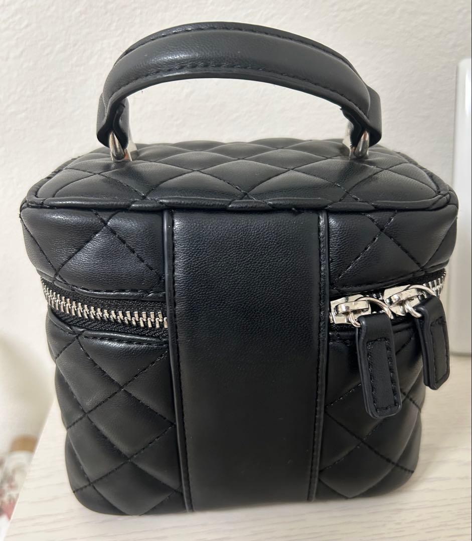 iLYs Darich キルティングスクエアミニバッグ ブラック