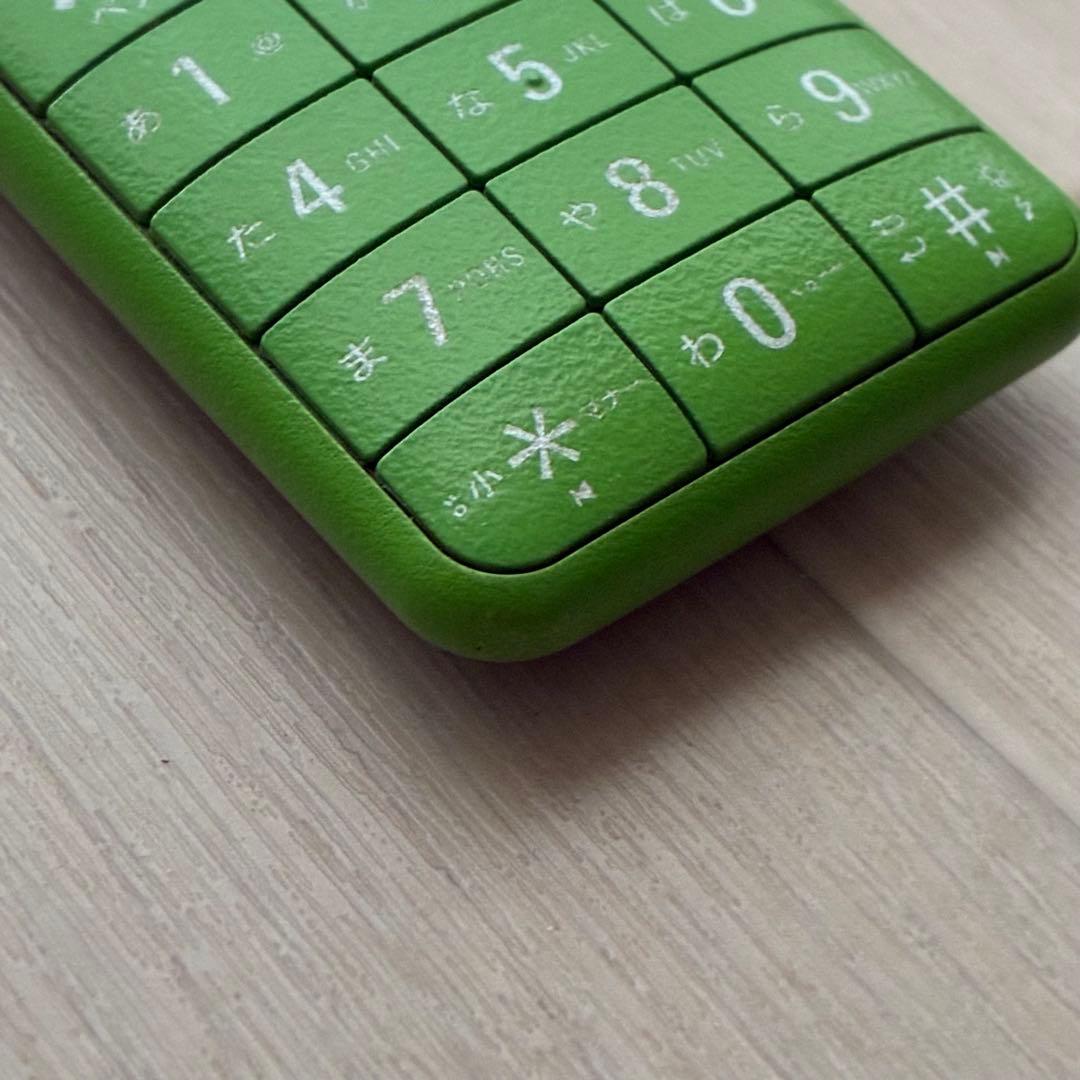 INFOBAR2 ミドリ 本体、箱、取説、付属品（送料込み）