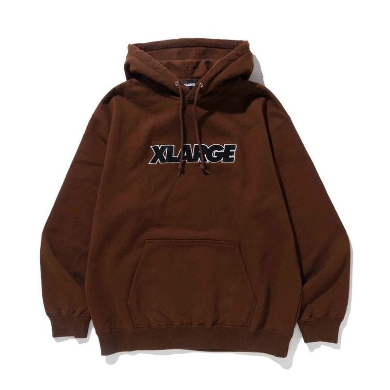 X-LARGE STANDARD LOGO フーディー M/BROWN