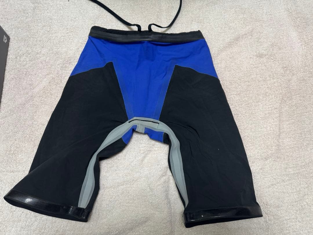 【値下げ】2021年購入　arena 競泳用　メンズ Topモデル　サイズXS