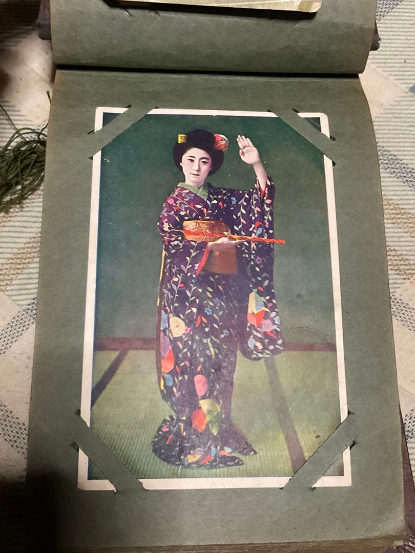 憶追（右から読みとなります）戦前の絵葉書アルバム。【当時の女優、満州事変などの】