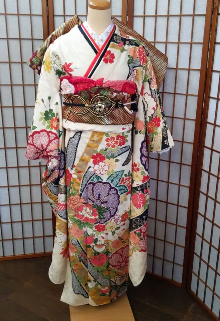 457❤迎春❤ 金通し　古典柄　正絹振袖8点フルセット　成人式卒業式謝恩会結婚式