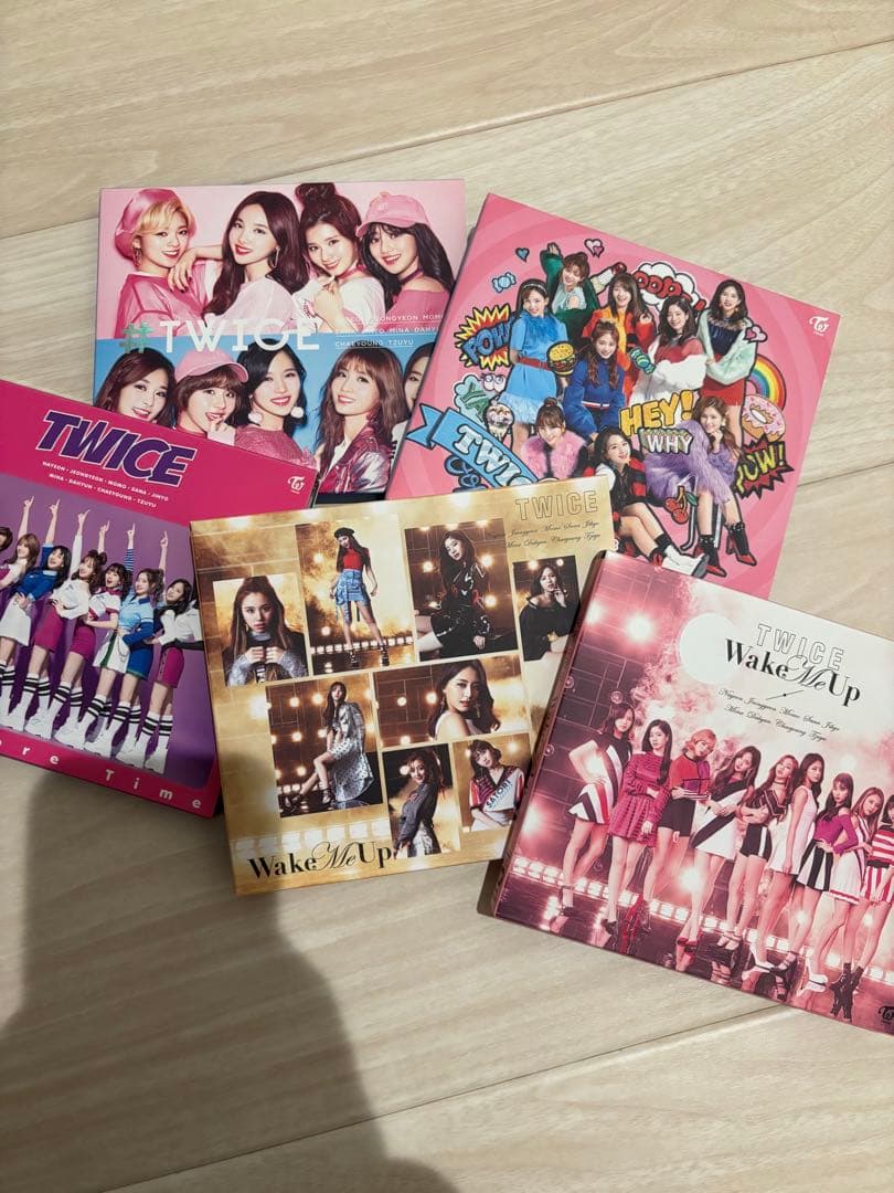 【ぱくちよ】TWICE まとめ売りCD50枚・トレカ306枚・うちわなど