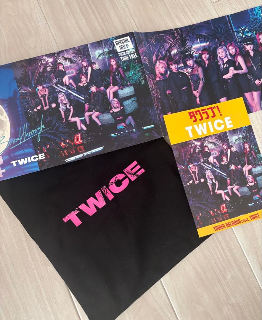 【ぱくちよ】TWICE まとめ売りCD50枚・トレカ306枚・うちわなど