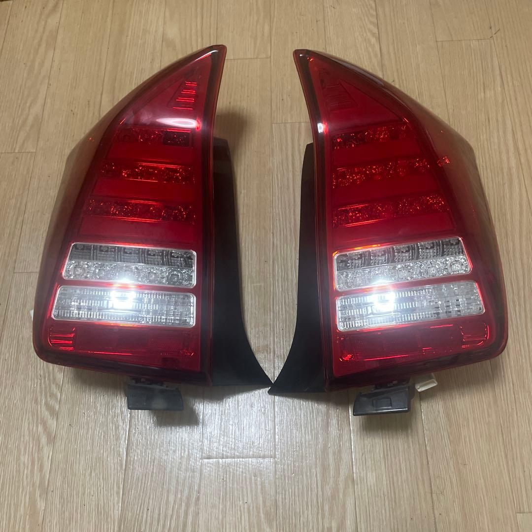 30プリウス Dazz Fellows テールランプ