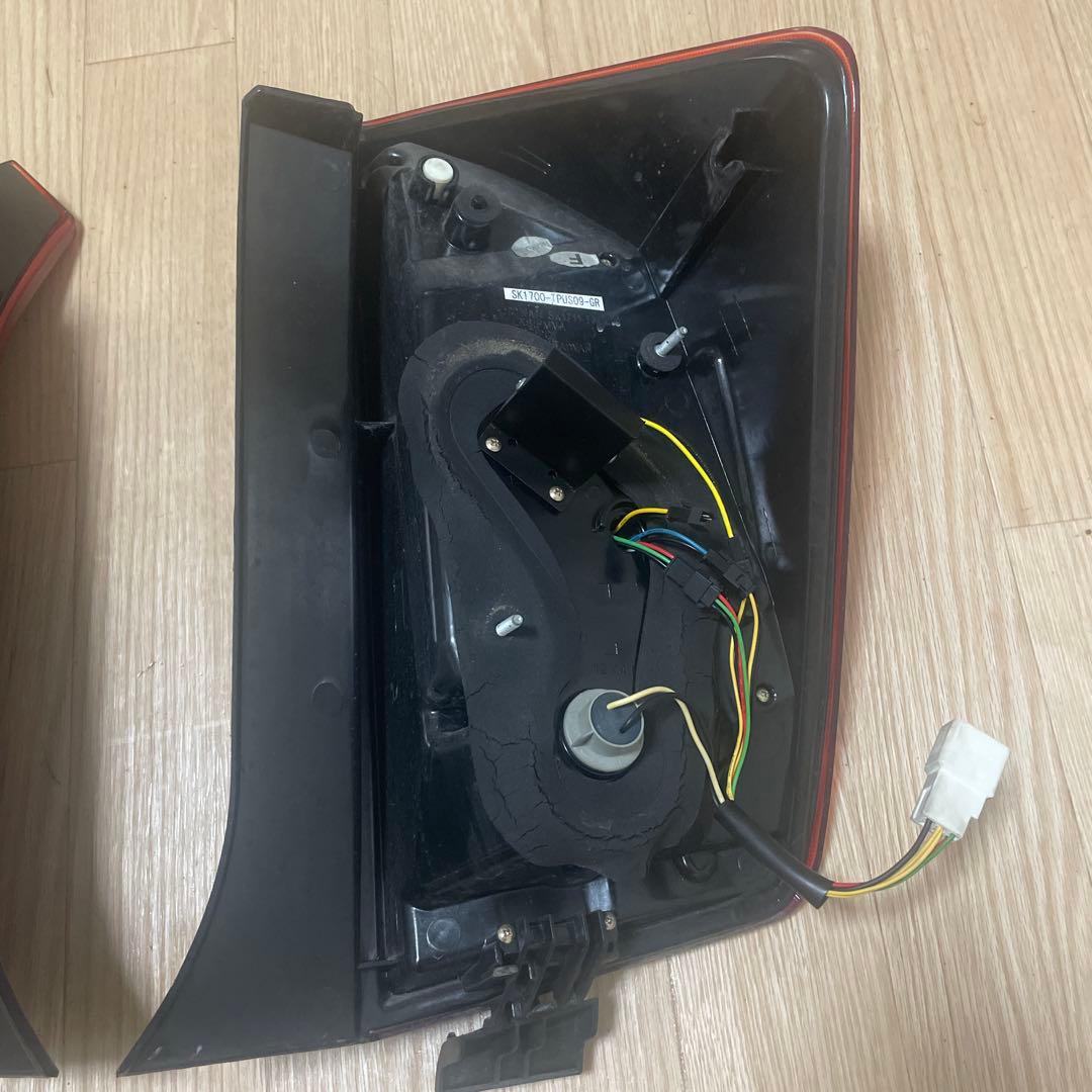 30プリウス Dazz Fellows テールランプ