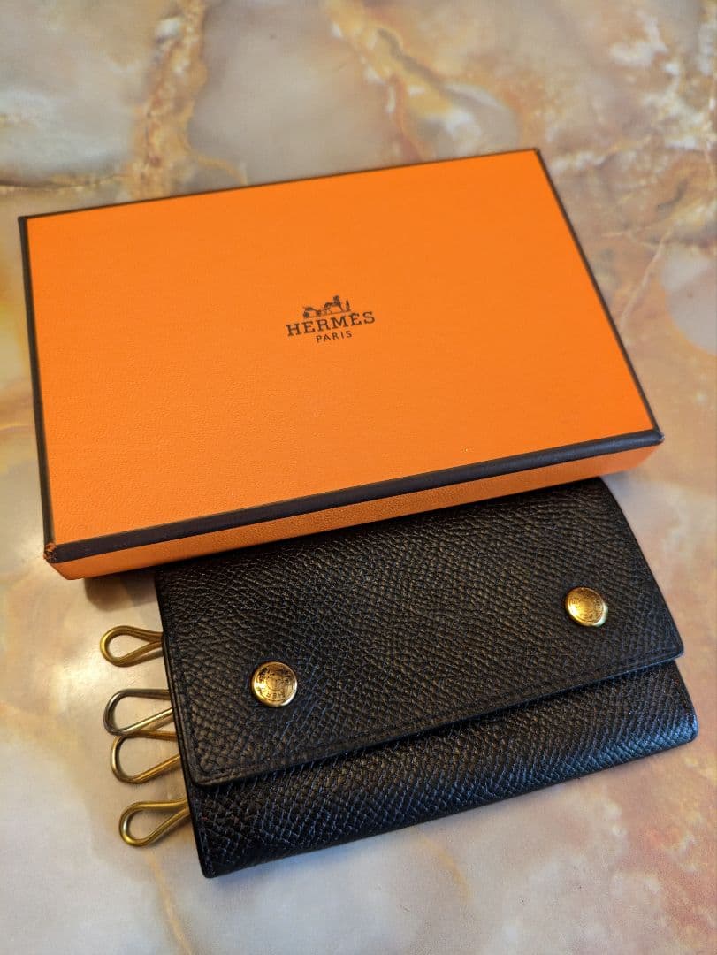 HERMES セリエキーケース　ゴールド金具　黒×赤　□L刻印　直営店購入
