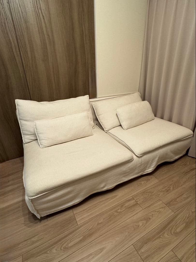 クリーム色 2人掛けソファ 背もたれクッション付き　IKEAソーデルハムン、